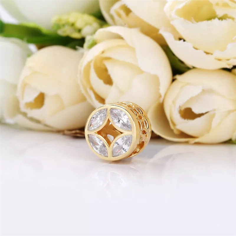 (immagine per) Charm PANDORA Buona fortuna Moneta in PANDORA Shine - Visualizza 3