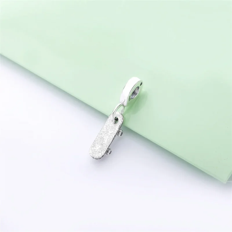 (immagine per) Charm Pendente PANDORA Sii libero Skateboard in argento - Visualizza 2