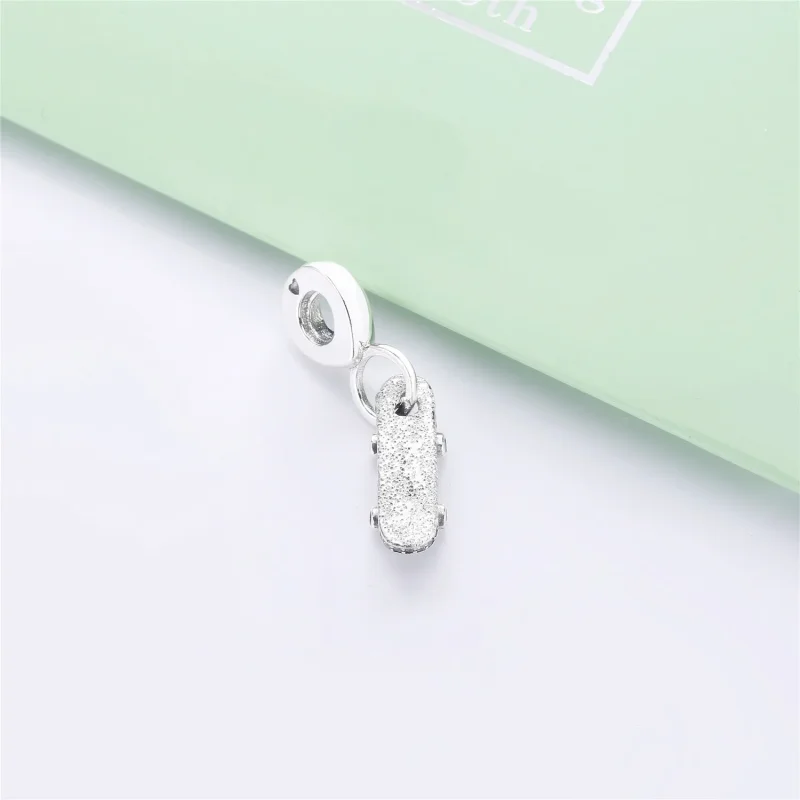 (immagine per) Charm Pendente PANDORA Sii libero Skateboard in argento - Visualizza 4
