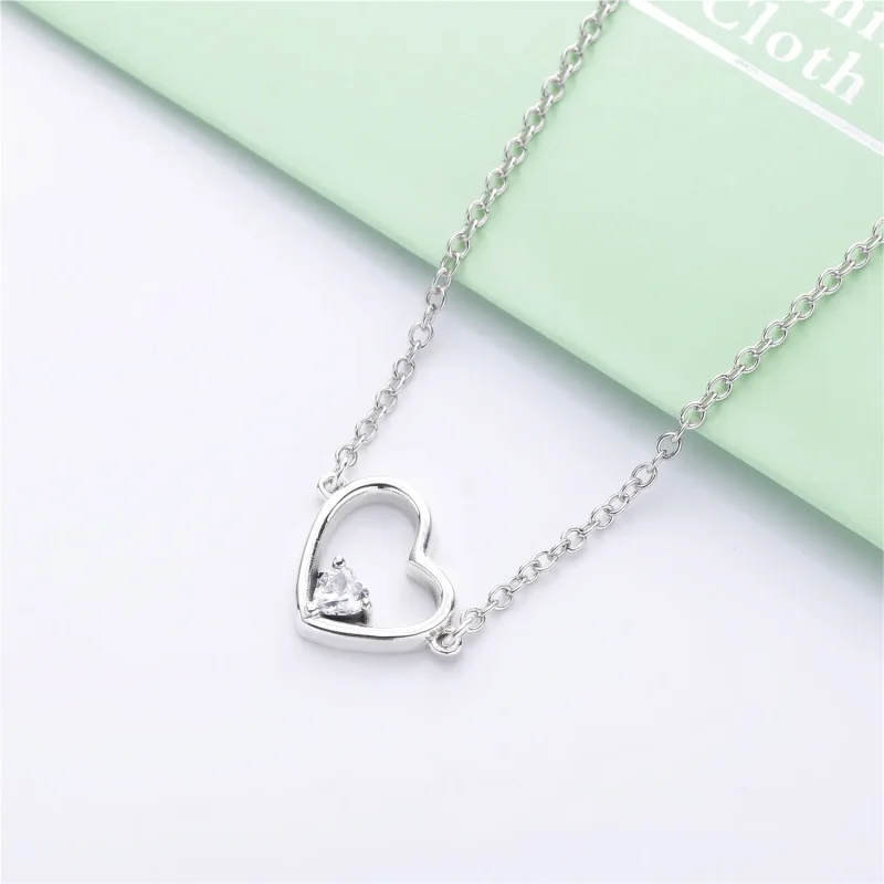 (immagine per) Collana con pendente Cuore Asimmetrici Luminosi - PANDORA - Visualizza 3