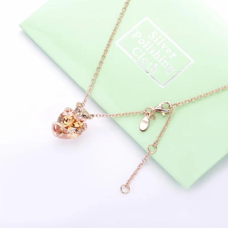 (immagine per) Collana PANDORA con pendente Cuore e leonessa scintillante 388068CZM - Visualizza 4