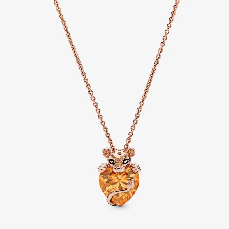 (immagine per) Collana PANDORA con pendente Cuore e leonessa scintillante 388068CZM