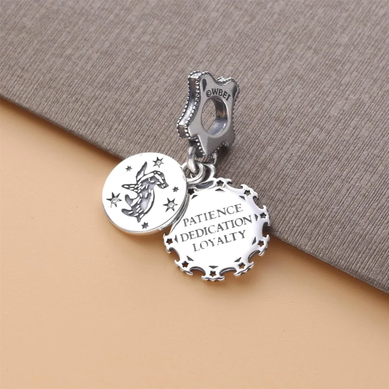 (immagine per) Harry Potter, charm pendente Tassorosso - 798832C01 - Visualizza 3