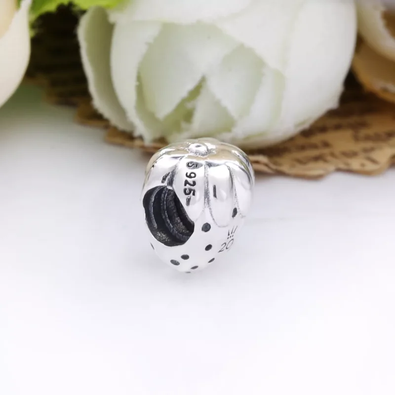 (immagine per) Charm PANDORA Fragola Edizione Limitata 2020 in argento - 798952C00 - Visualizza 3