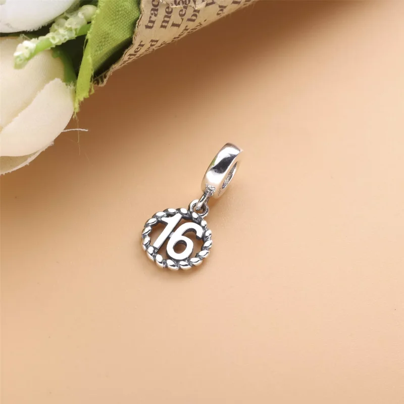 (immagine per) Charm pendente PANDORA 16 ° compleanno in argento - 790494 - Visualizza 2