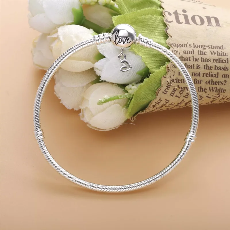 (immagine per) Bracciale rigido con chiusura a cuore pandora moments - 598891C00 - Visualizza 2