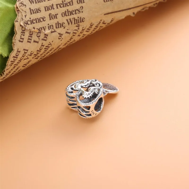(immagine per) Charm PANDORA openwork cuore e cavallucci marini - 798949C00 - Visualizza 4