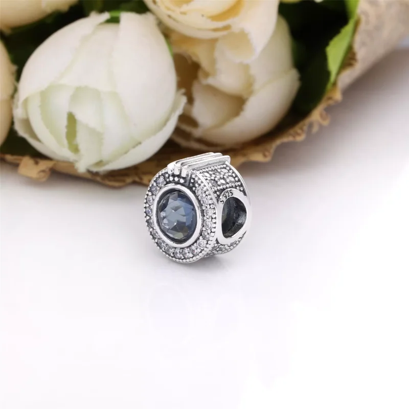 (immagine per) Charm PANDORA blu con O coronata scintillante - 799058C01 - Visualizza 3