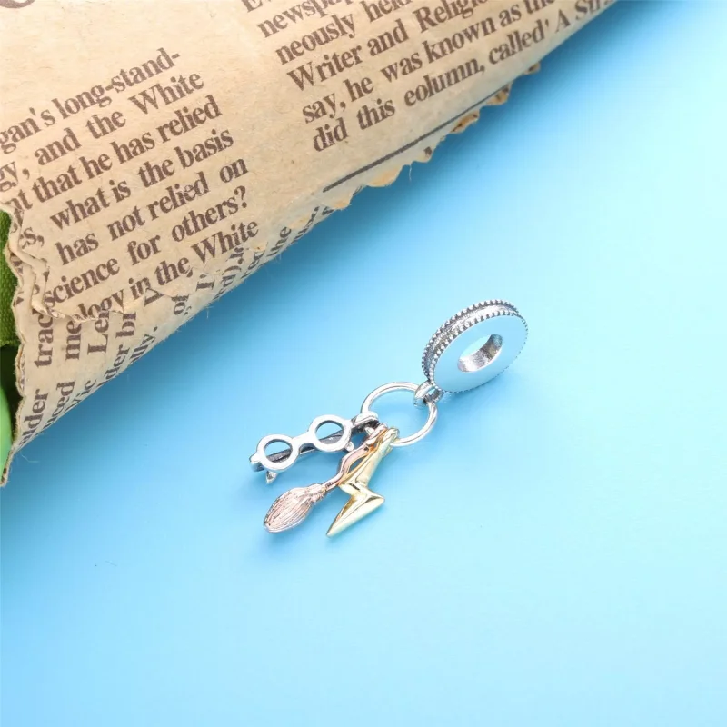 (immagine per) Harry Potter, Charm pendente PANDORA Occhiali, Nimbus 2000 e Saetta - 799129C00 - Visualizza 2