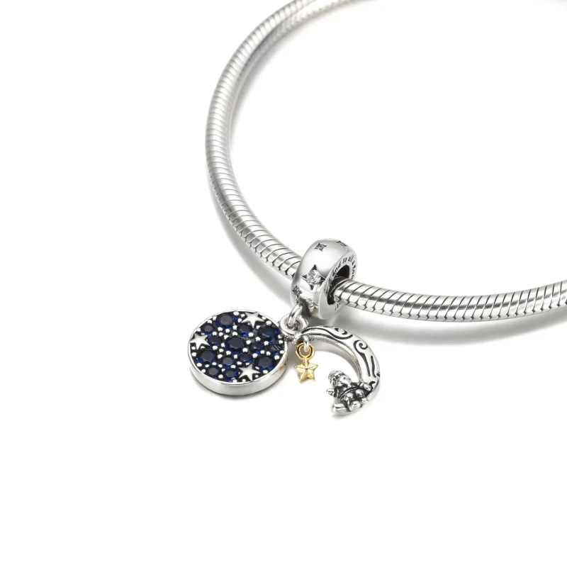 (immagine per) Charm Pendente PANDORA Babbo Natale sulla Luna - 769648C01 - Visualizza 5
