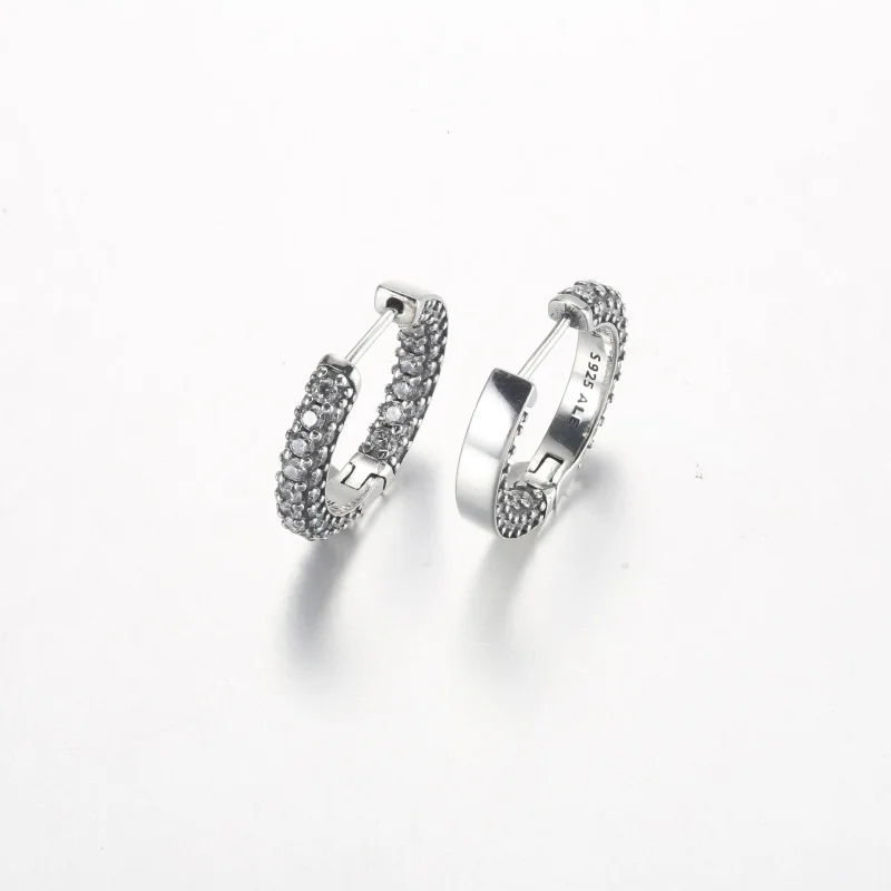(immagine per) Orecchini cerchio singolo con pavé Pandora Timeless - 292624C01 - Visualizza 3
