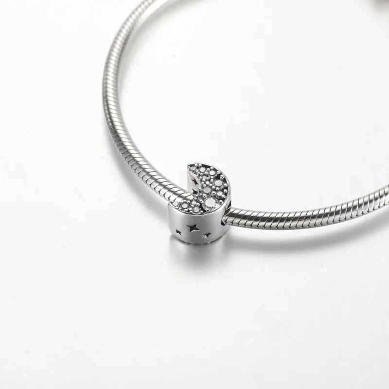 (immagine per) Pandora Charm a forma di mezzaluna scintillante - 792768C01 - Visualizza 5