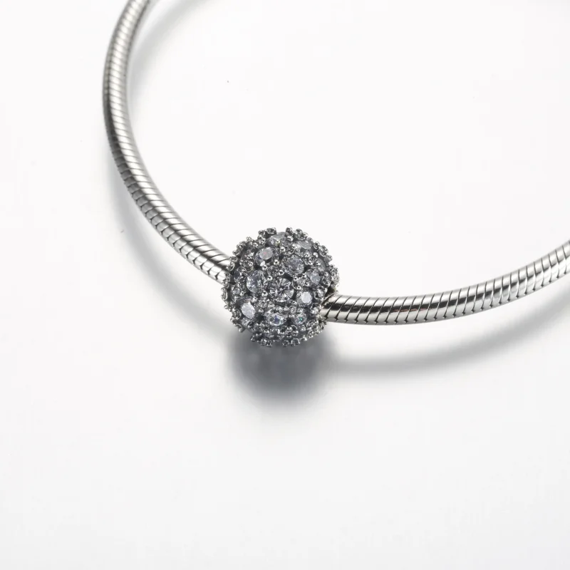 (immagine per) Pandora Charm Rotondo Scintillante con Pavé - 792630C01 - Visualizza 6