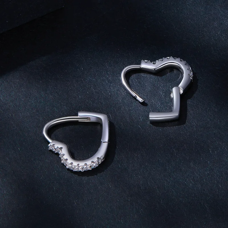 (immagine per) Orecchini a cerchio a forma di cuore in stile Pandora con Moissanite (Un Certifi - Visualizza 4