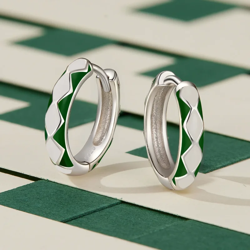 (immagine per) Orecchini a cerchio con motivo a diamante verde e bianco in stile Pandora - SCE1 - Visualizza 3