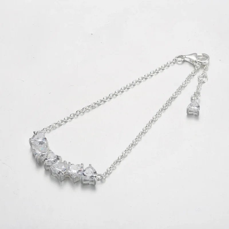 (immagine per) Bracciale a catena con cuori scintillanti senza fine - 591162C01 - Visualizza 4