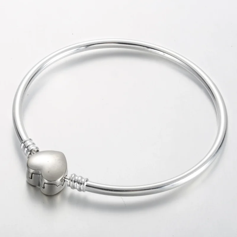 (immagine per) Bracciale rigido Pandora Moments con chiusura a cuori infiniti intrecciati - 591 - Visualizza 3