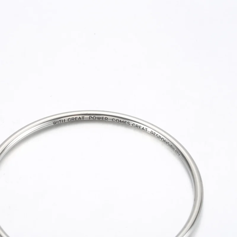 (immagine per) Bracciale rigido Pandora Moments con chiusura maschera Marvel Spider-Man - 59232 - Visualizza 4