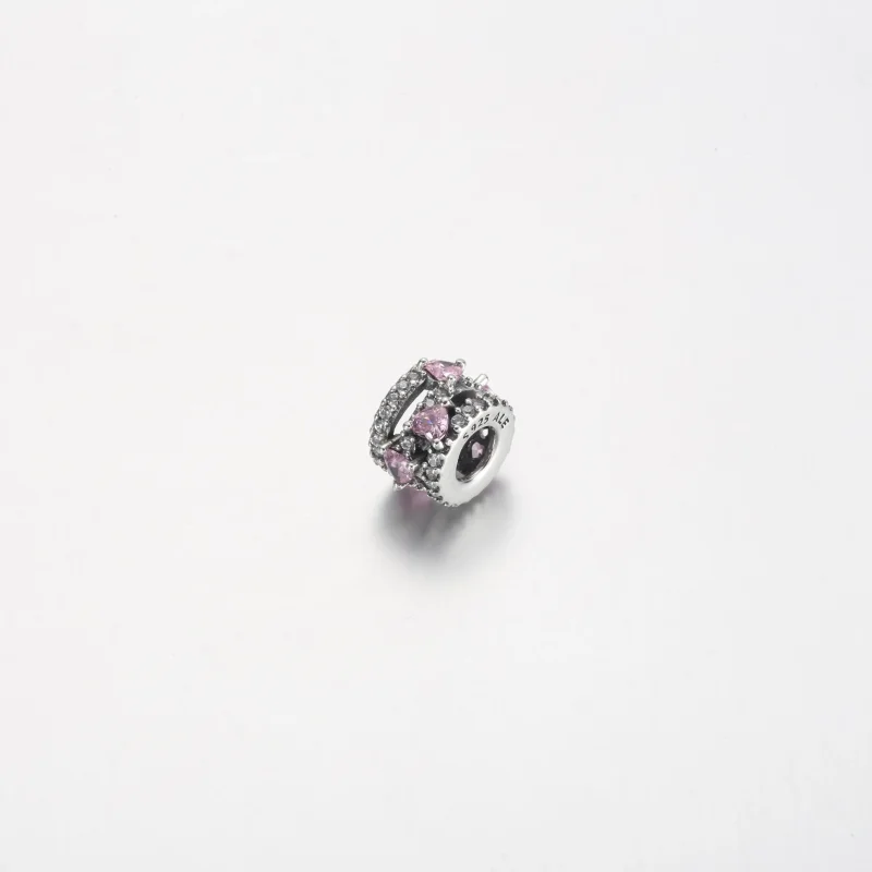 (immagine per) Charm PANDORA con cuori scintillanti a tripla aureola - 791161C01 - Visualizza 2