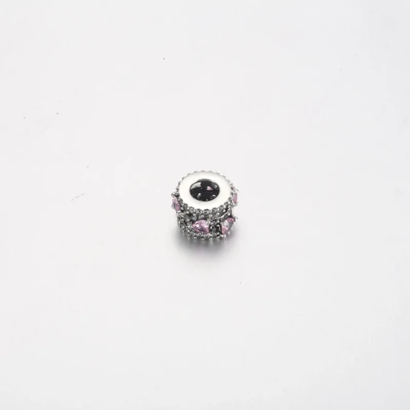 (immagine per) Charm PANDORA con cuori scintillanti a tripla aureola - 791161C01 - Visualizza 4