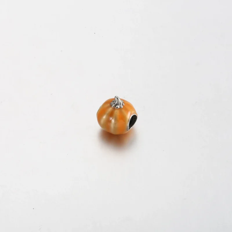 (immagine per) Charm PANDORA di zucca spettrale che si illumina al buio - 792291C01 - Visualizza 3