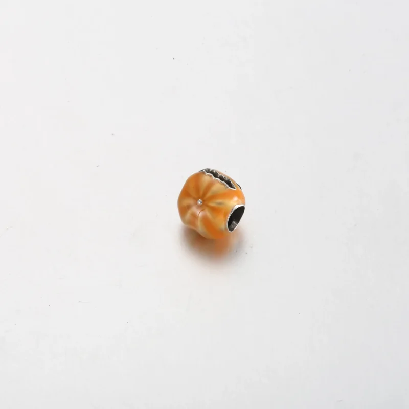 (immagine per) Charm PANDORA di zucca spettrale che si illumina al buio - 792291C01 - Visualizza 4