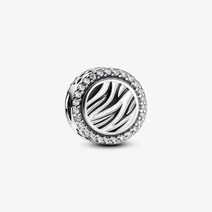 Charm PANDORA in argento sterling con stampa zebrata - 792016CZ_E025 (immagine per) Charm PANDORA in argento sterling con stampa zebrata - 792016CZ_E025