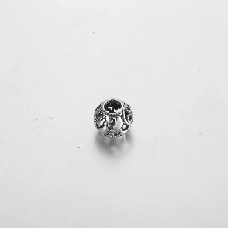 (immagine per) Charm PANDORA in pelliccia con cuori e impronte di zampe - 792248C00 - Visualizza 4