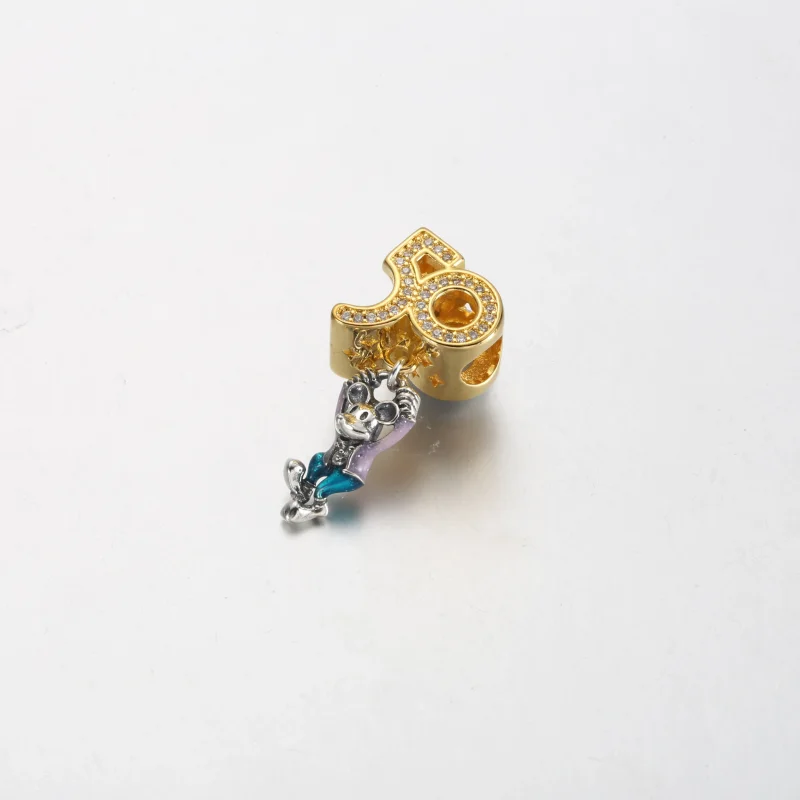 (immagine per) Charm PANDORA pendente del 50° anniversario di Topolino dei Parchi Disney - 7695 - Visualizza 2