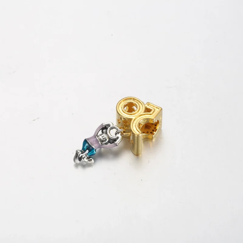 (immagine per) Charm PANDORA pendente del 50° anniversario di Topolino dei Parchi Disney - 7695 - Visualizza 3