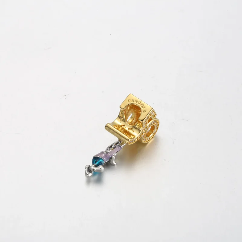 (immagine per) Charm PANDORA pendente del 50° anniversario di Topolino dei Parchi Disney - 7695 - Visualizza 4