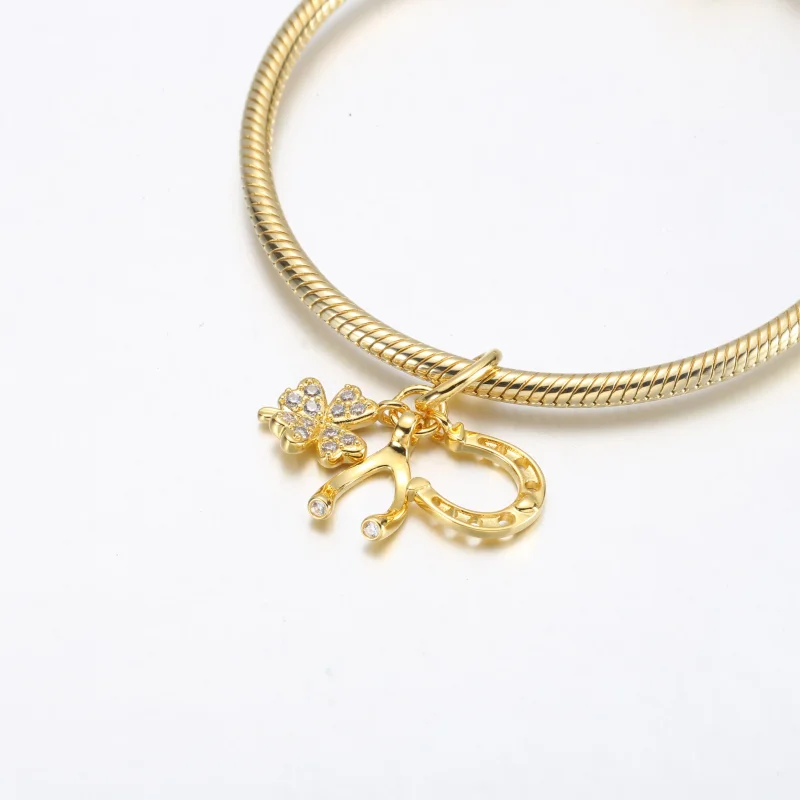 (immagine per) Charm pendente PANDORA con trifoglio portafortuna, forcella e ferro di cavallo - - Visualizza 4