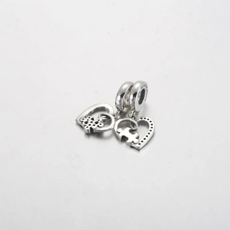 (immagine per) Charm pendente PANDORA dell'amicizia divisibile con cuori di puzzle - 792239C01 - Visualizza 3