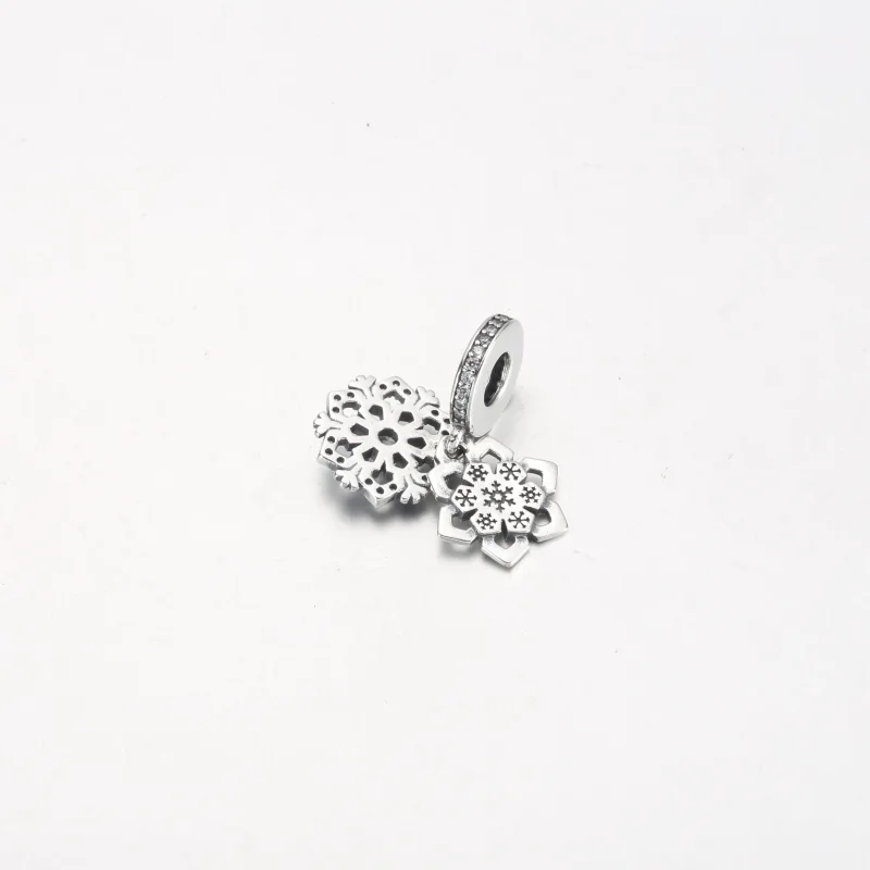 (immagine per) Charm pendente PANDORA doppio con fiocco di neve scintillante - 792355C01 - Visualizza 3