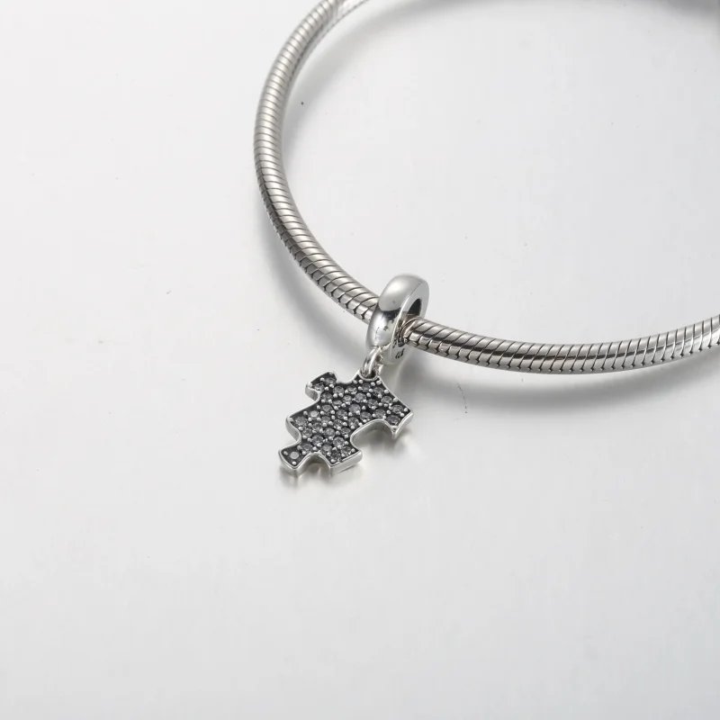 (immagine per) Charm scintillante con pezzo di puzzle - 792241C01 - Visualizza 4