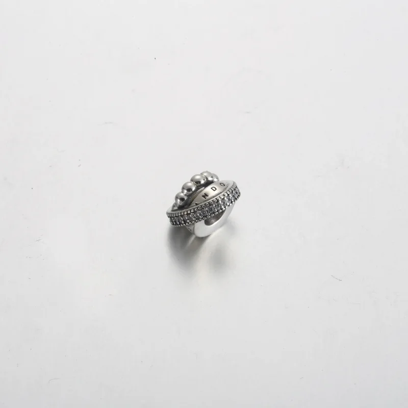 (immagine per) Ciondolo con logo Pandora, pavé e perline - 792317C01 - Visualizza 2