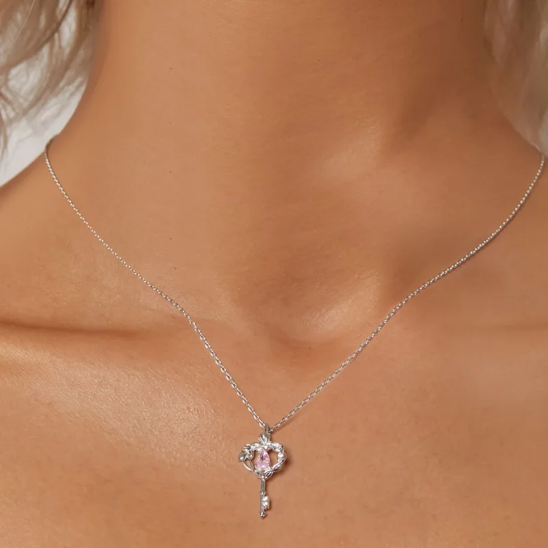 (immagine per) Collana con chiave a cuore a forma di farfalla stile PANDORA - SCN518 - Visualizza 5