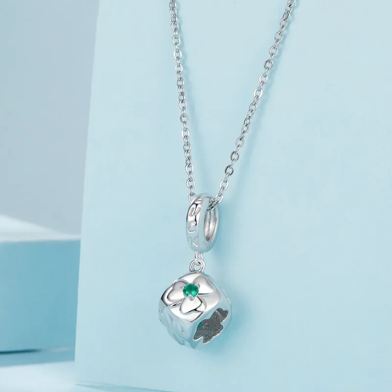 (immagine per) Pendente a forma di dado con quadrifoglio stile PANDORA - SCC2839 - Visualizza 3