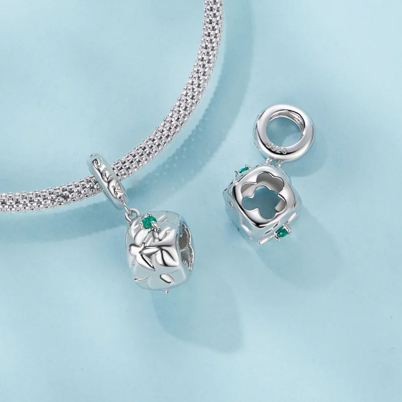 (immagine per) Pendente a forma di dado con quadrifoglio stile PANDORA - SCC2839 - Visualizza 5
