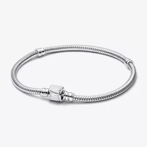 (immagine per) Pandora Moments Marvel Logo Clasp Bracciale a catena a serpente - 592561C01