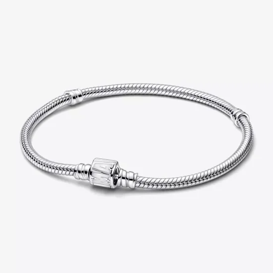 (immagine per) Pandora Moments Marvel Logo Clasp Bracciale a catena a serpente - 592561C01