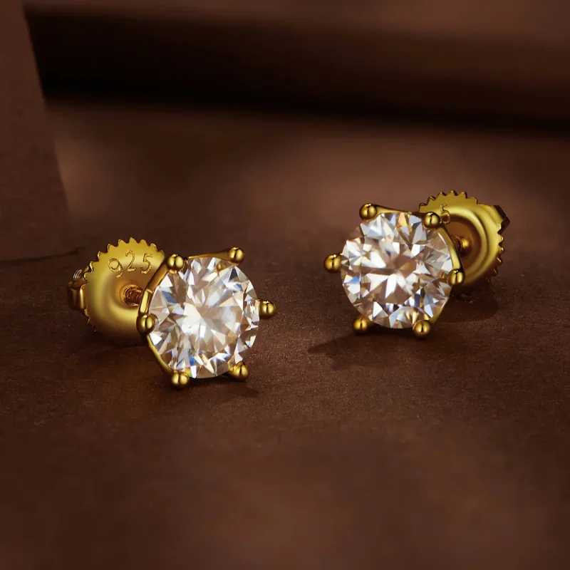 (immagine per) Orecchini a perno in stile Pandora placcati in oro con Sei Artigli di Moissanite - Visualizza 3
