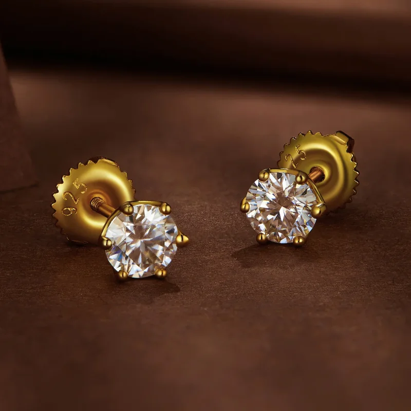 (immagine per) Orecchini a perno in stile Pandora placcati in oro con sei artigli e moissanite - Visualizza 3
