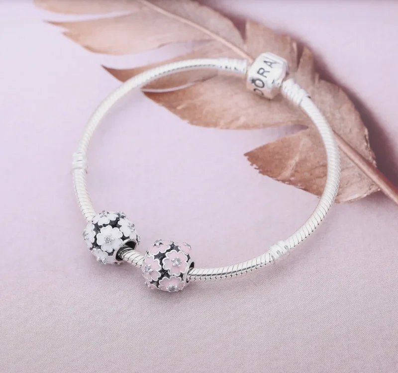 (immagine per) Charm Primule Bianche - Pandora IT - Visualizza 2