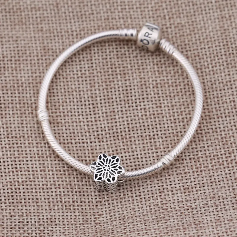 (immagine per) Charm pendente Margherita di pizzo - Pandora IT - Visualizza 2