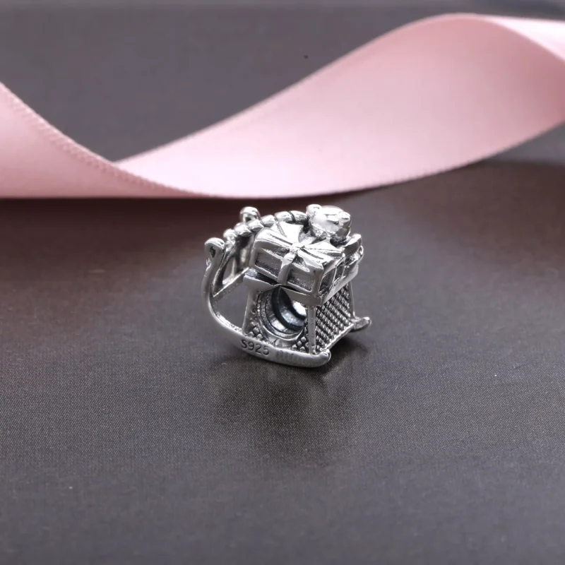 (immagine per) Charm Slitta di Babbo Natale - Pandora IT - Visualizza 2