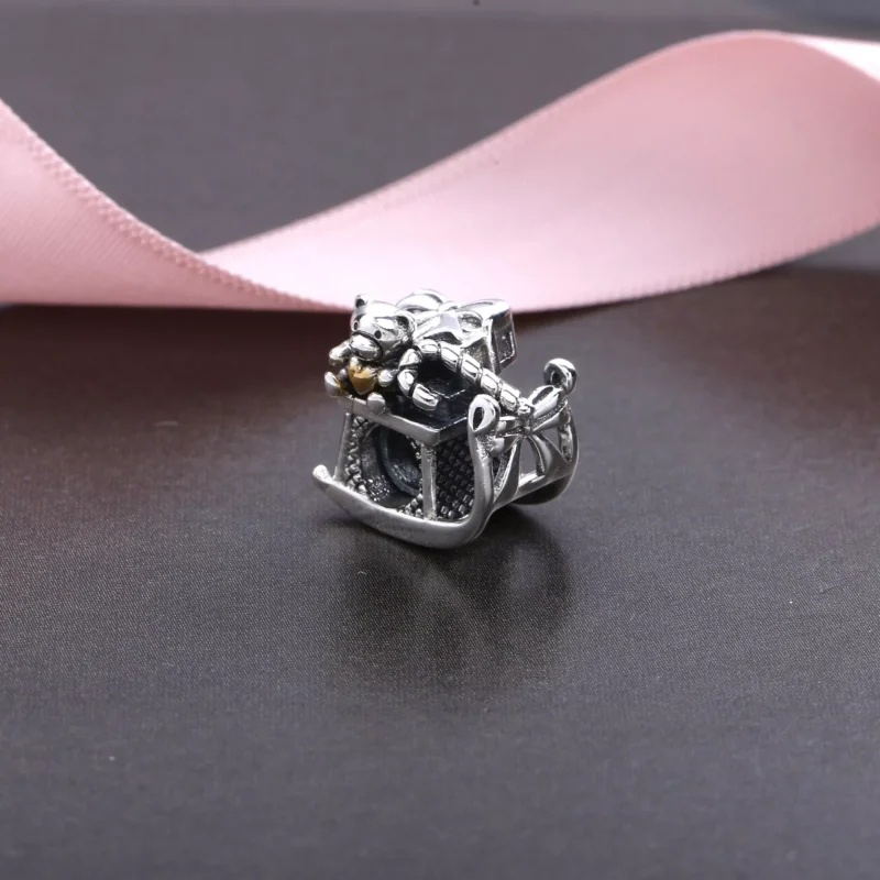 (immagine per) Charm Slitta di Babbo Natale - Pandora IT - Visualizza 4