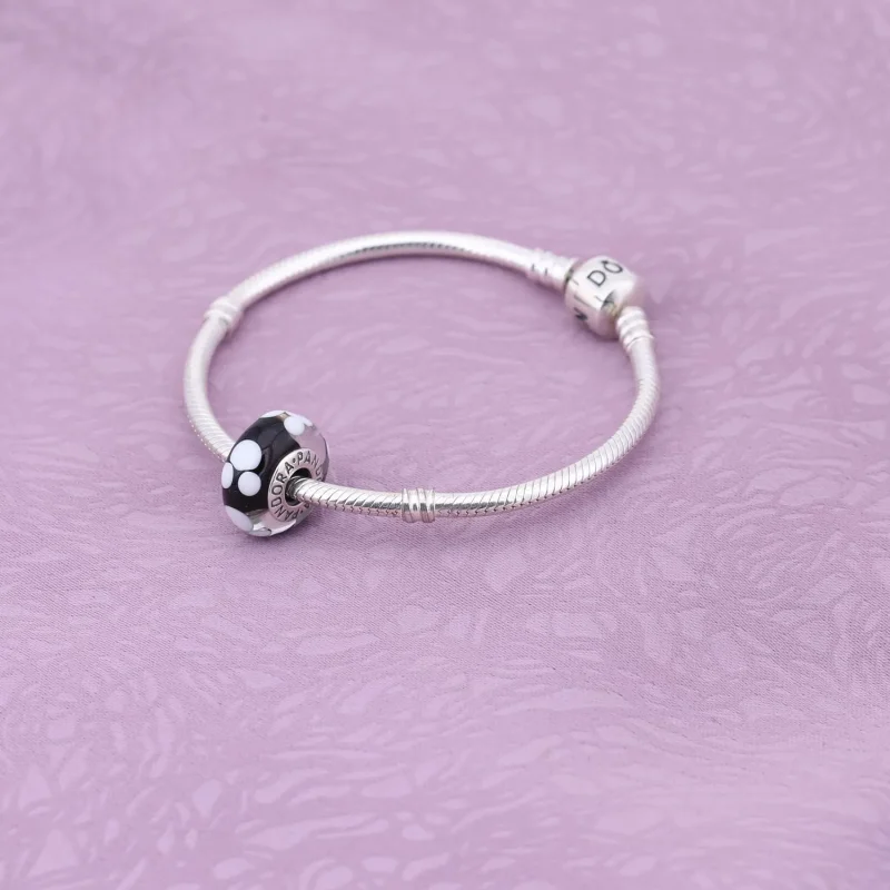 (immagine per) disney, mickey silver PANDORA charm with black and white murano glass, 791633 - Visualizza 2