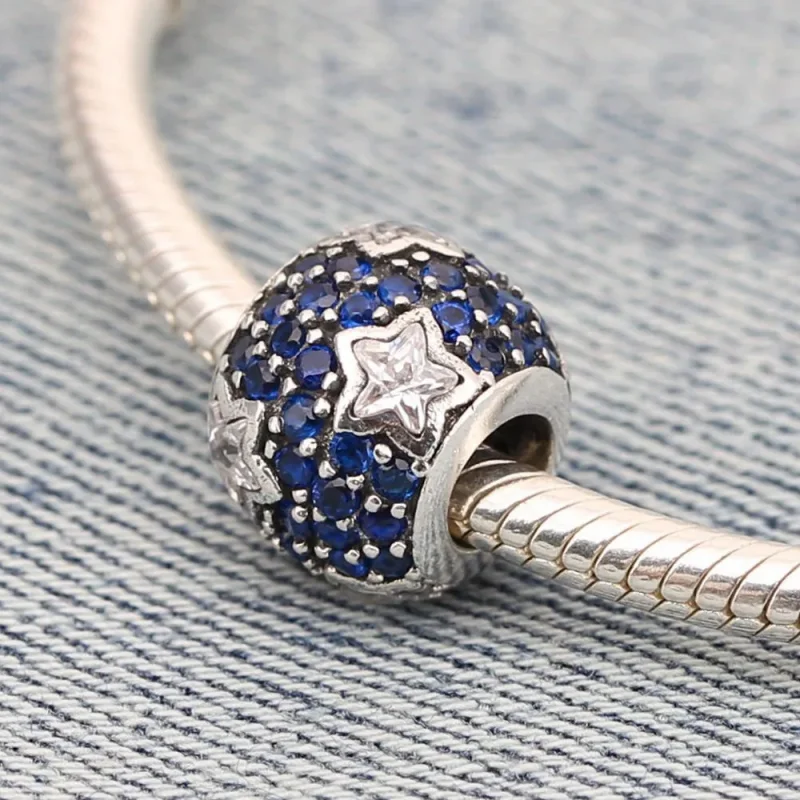 (immagine per) Sfera in Pavé Blu Segui le Stelle - 791382CZ - Charm | PANDORA - Visualizza 2