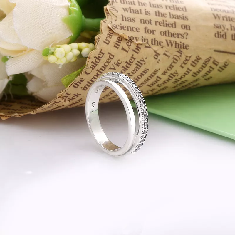 (immagine per) Anello PANDORA con pavé a tripla fascia - 199040C01 - Visualizza 3